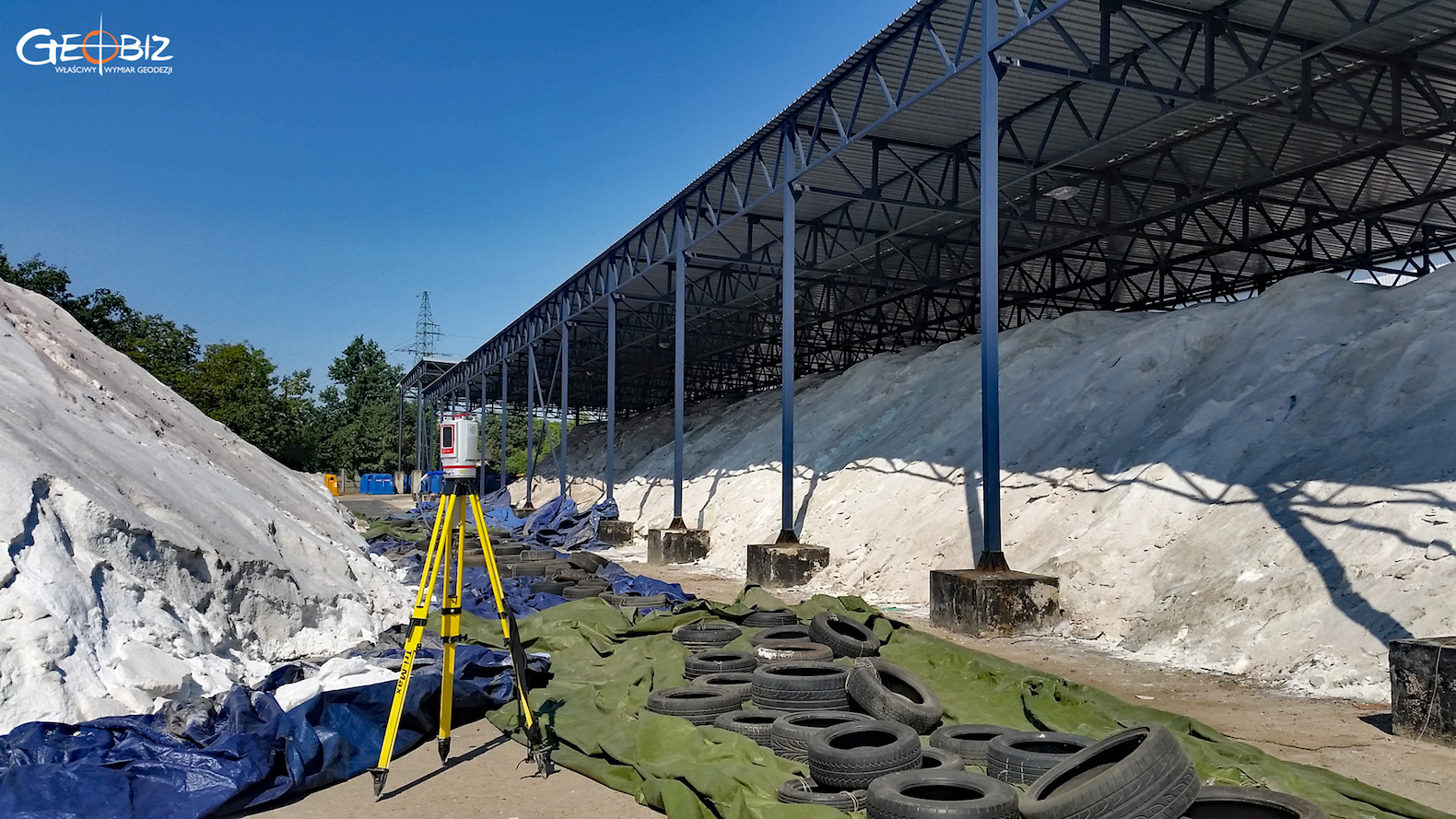 Skanowanie laserowe pryzm pod zadaszeniem